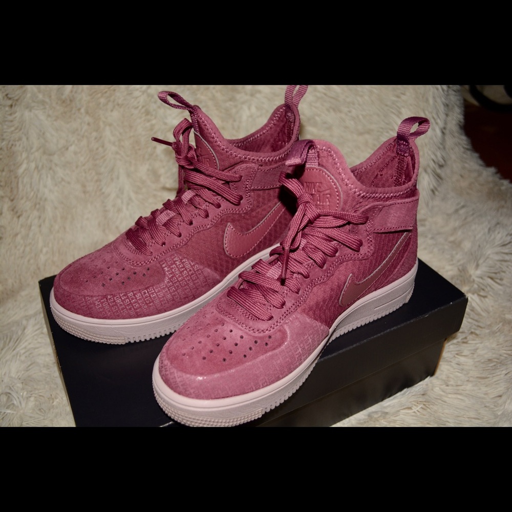 Nike Air Force 1 - Picture 3 of 4